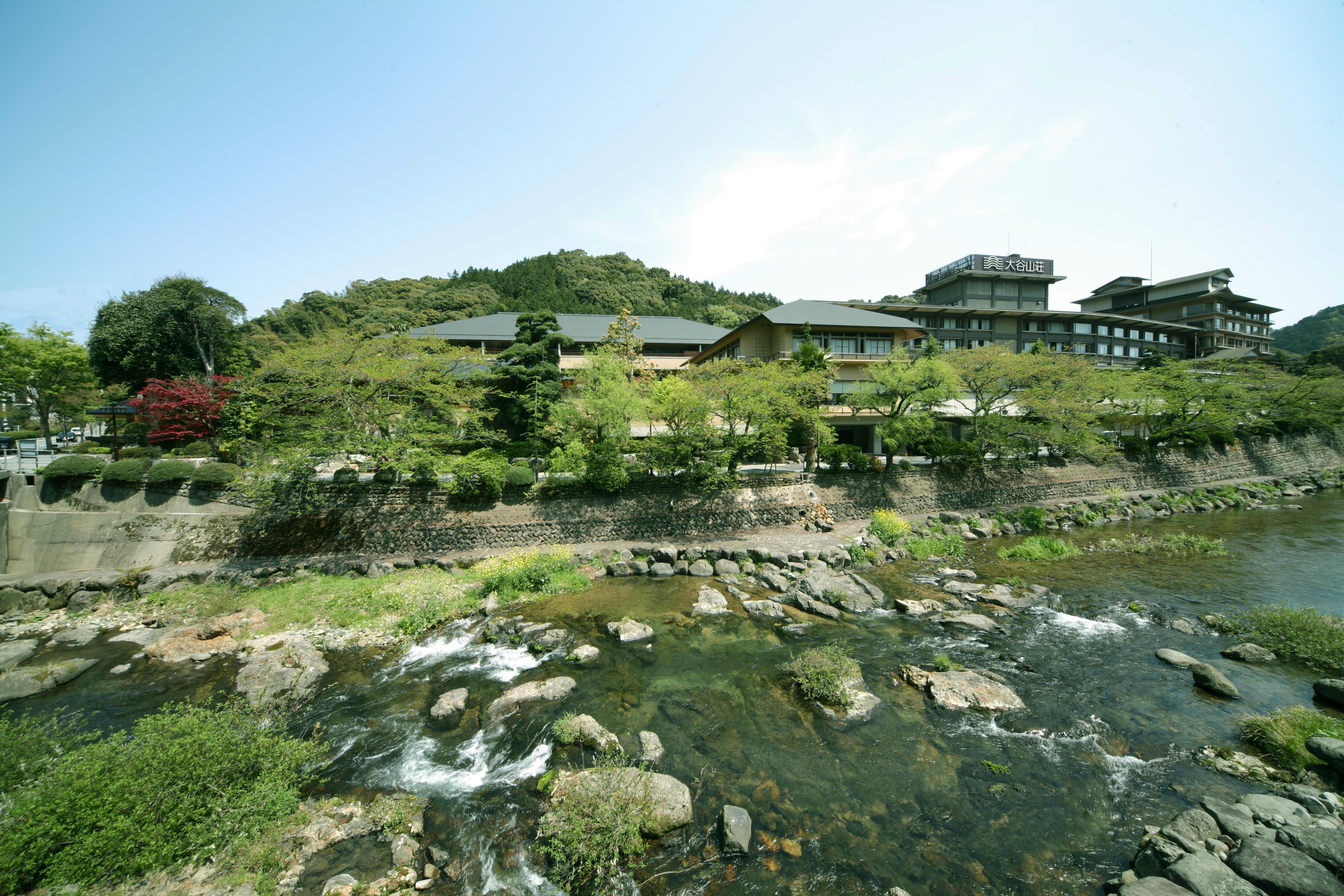 「大谷山荘」と山口の絶景　「角島」・「元乃隅神社」・「青海島」を巡る2日間